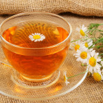 Ромашка при ГВ: полезные свойства и правила приема