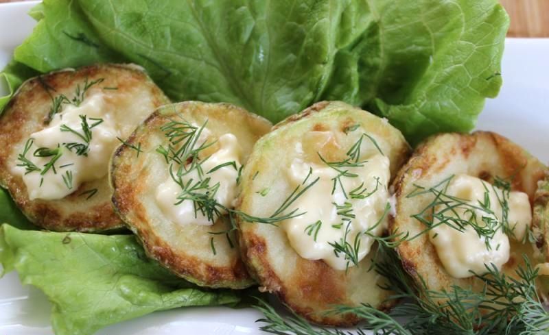 жареные кабачки с чесноком